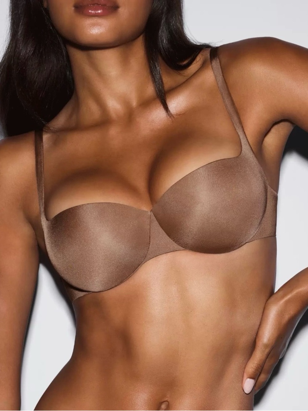 SKIMS Smooth Underwire Bra in Brown
